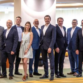 Photo groupe de personnes