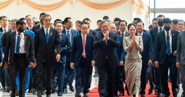 C&eacute;r&eacute;monie d'ouverture au Cambodge &agrave; l'a&eacute;roport international Techo